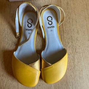 Shapen Barefoot Poppy Size 38 - Yellow